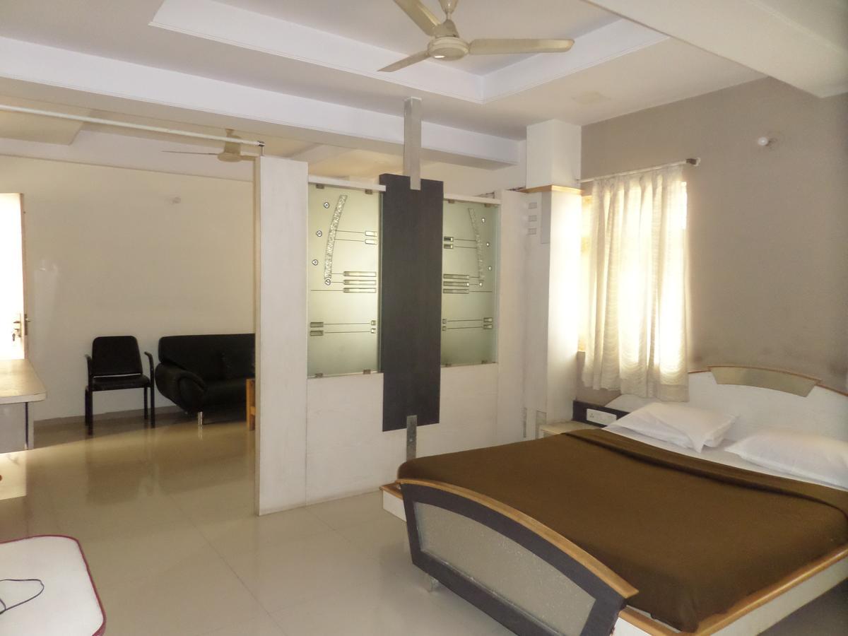 Hotel Sadanand Sāngli Exteriér fotografie