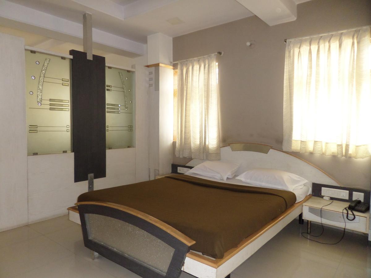Hotel Sadanand Sāngli Exteriér fotografie