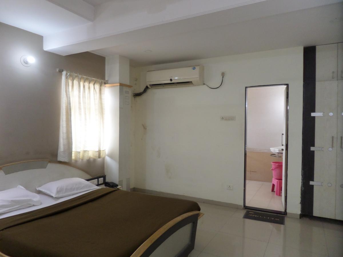 Hotel Sadanand Sāngli Exteriér fotografie