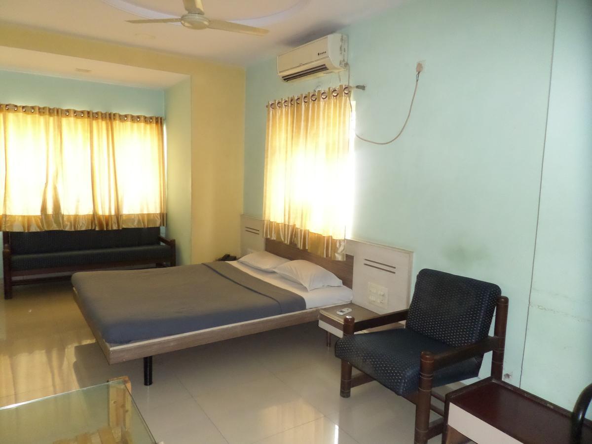 Hotel Sadanand Sāngli Exteriér fotografie