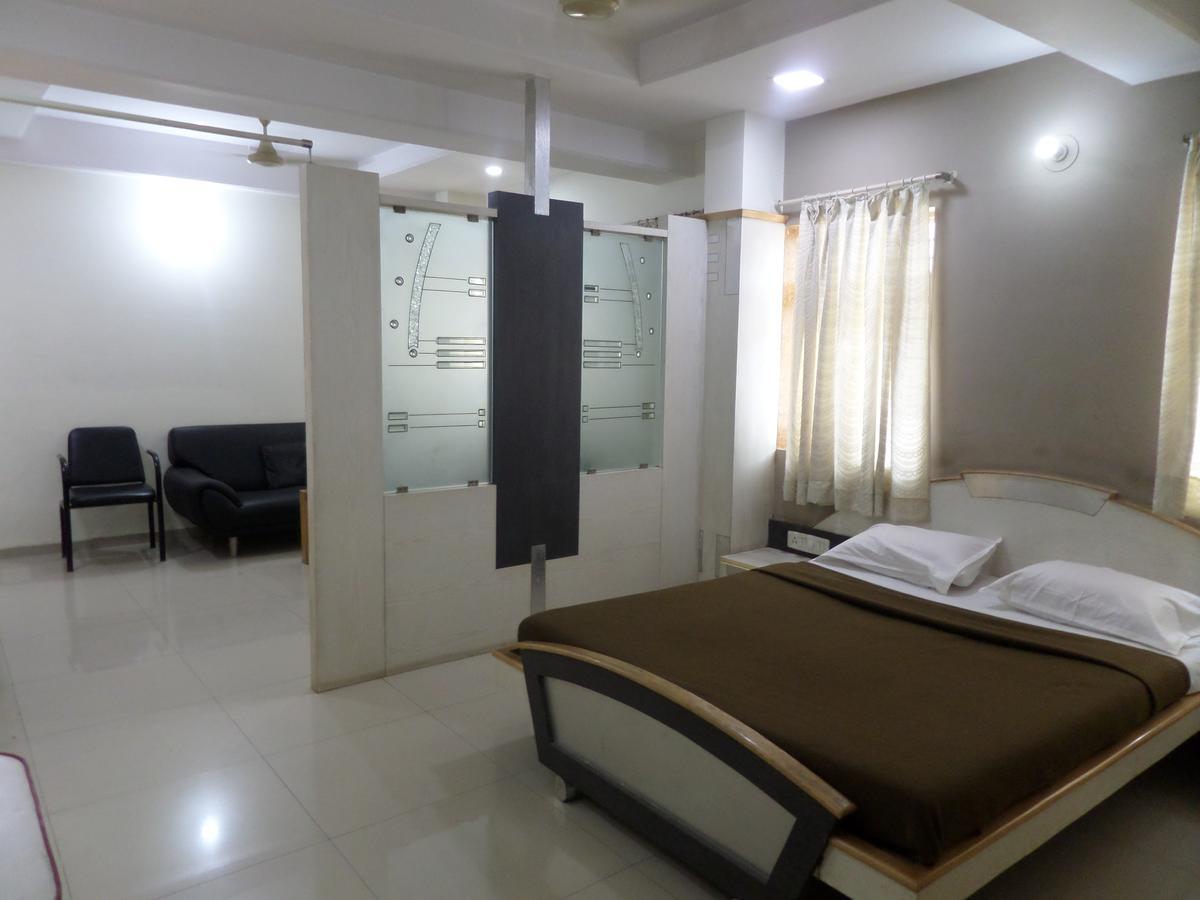 Hotel Sadanand Sāngli Exteriér fotografie